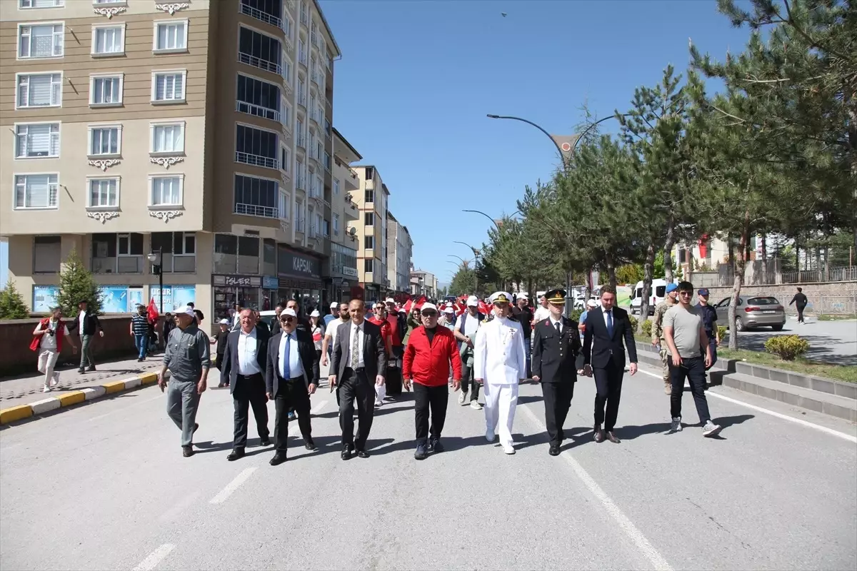 ahlatta-19-mayis-ataturku-anma-genclik-ve-spor-bayrami-coskuyla-kutlandi-H9izbfLv.jpg