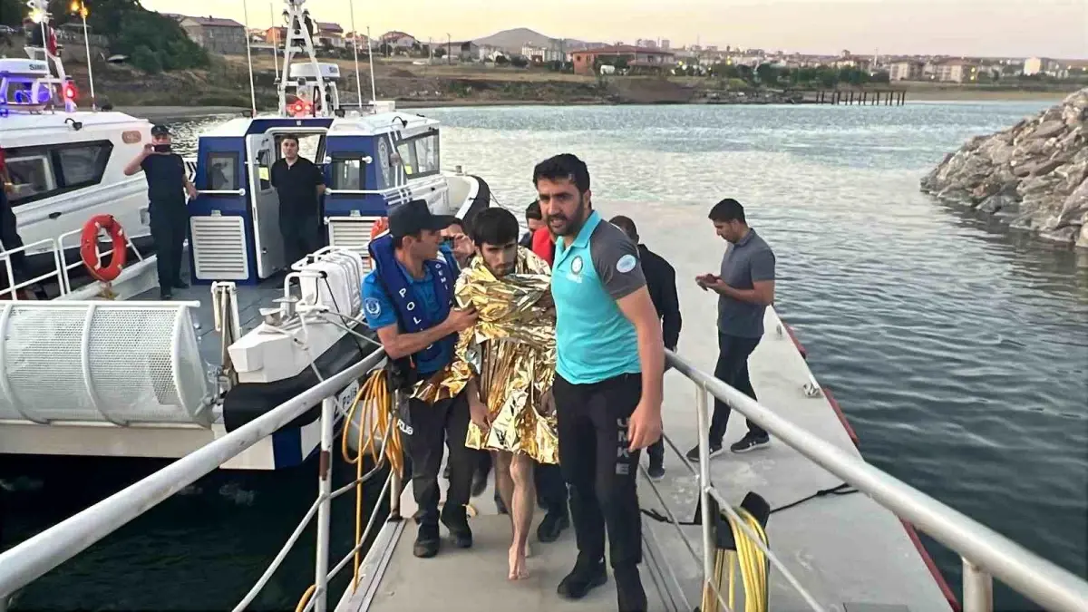 bitliste-golette-akintiya-kapilan-genc-kurtarildi-Qd3OT2S9.jpg