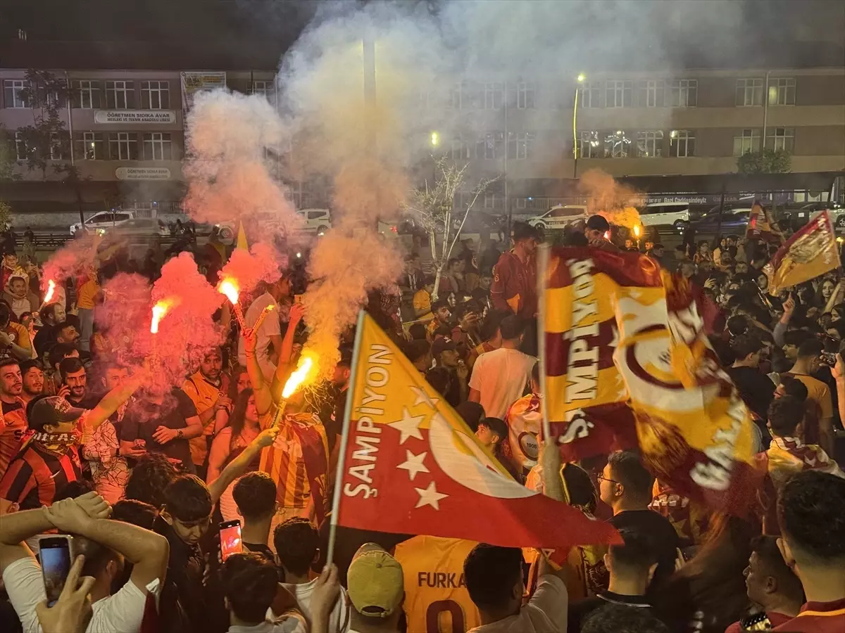 galatasarayin-sampiyonlugu-ulkede-coskuyla-kutlandi-F3UMKX6W.jpg