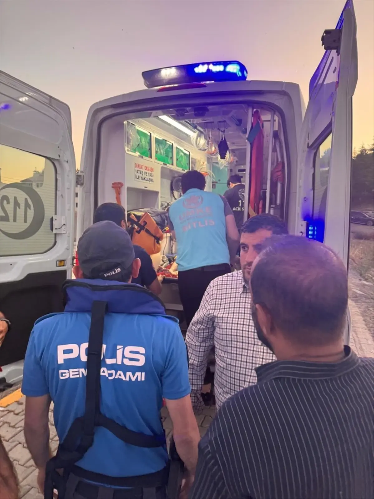 van-golunde-suruklenen-genc-kurtarildi-PI6m8v4t.jpg