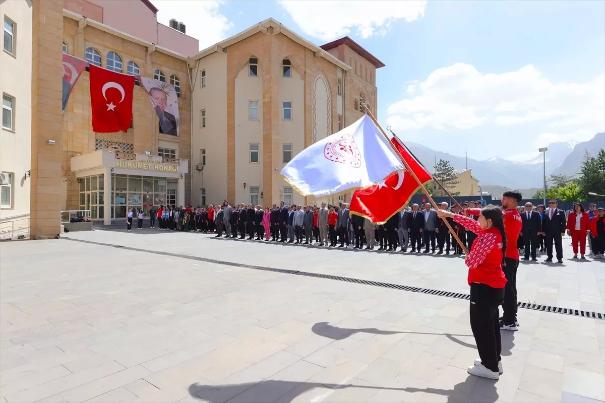 van-ve-etraf-vilayetlerde-19-mayis-ataturku-anma-genclik-ve-spor-bayrami-kutlandi-k4XbuqfF.jpg