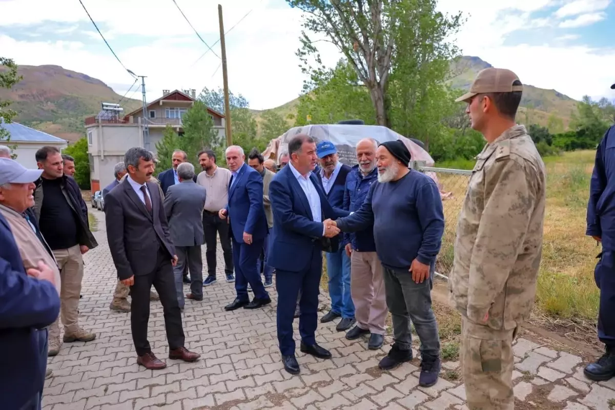 bayburt-valisi-eldivan-suludere-koyu-sakinleriyle-bulustu-BM24eNgg.jpg