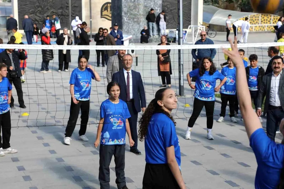 bayburtta-gsb-spor-okullari-ve-manisiz-spor-okullarinin-acilisi-yapildi-gHKSywjl.jpg