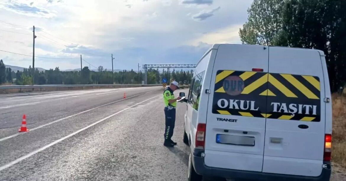 bayburtta-okul-guvenligi-kontrolleri-basladi-pA6A5Tcg.jpg