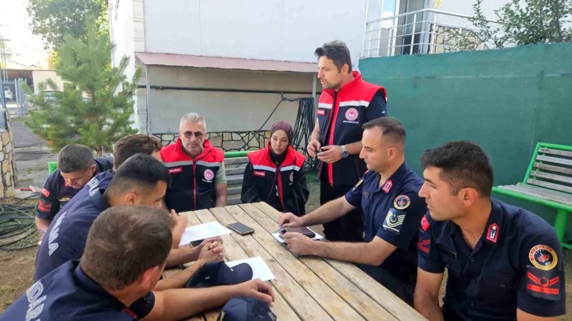 jandarma-personeline-mera-kanunu-bilgilendirmesi-QsTwJcKT.jpg